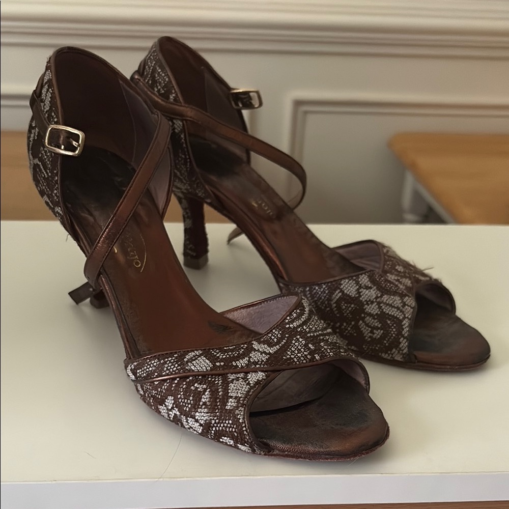 Elegant Brown Lace Tango Heels
